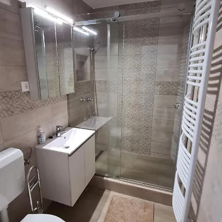 U8 Apartmanhaz * 沃尼奥尔茨沃什海吉