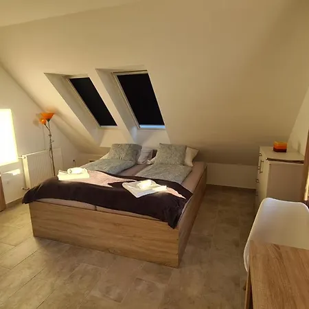 Lägenhet U8 Apartmanhaz Vonyarcvashegy