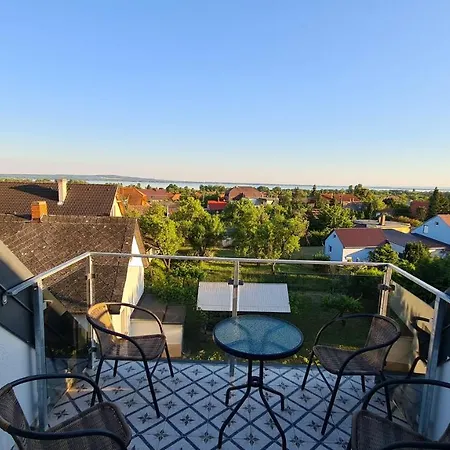 U8 Apartmanhaz Vonyarcvashegy