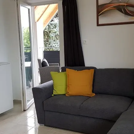 U8 Apartmanhaz 沃尼奥尔茨沃什海吉