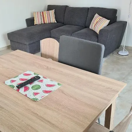 شقة U8 Apartmanhaz