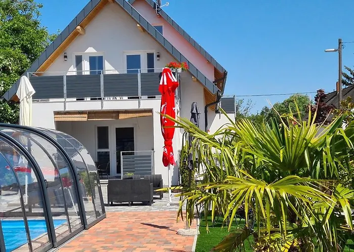 U8 Apartmanhaz *