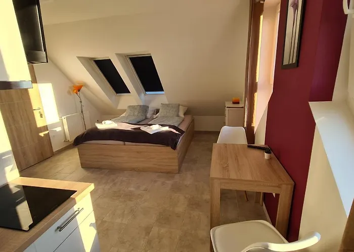 U8 Apartmanhaz Vonyarcvashegy