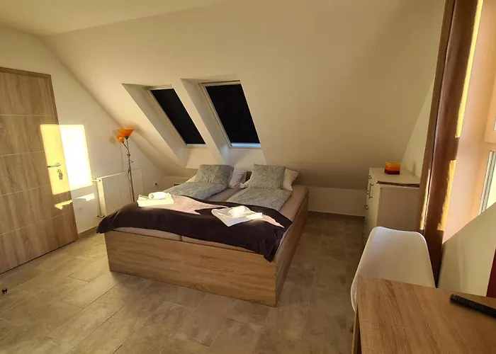 Apartment U8 Apartmanhaz Vonyarcvashegy
