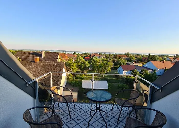 U8 Apartmanhaz Vonyarcvashegy