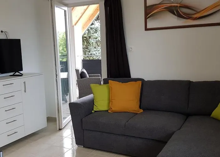 U8 Apartmanhaz Vonyarcvashegy